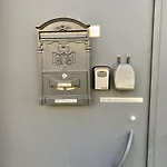 Opera Apartment 1 With Wifi & Tv