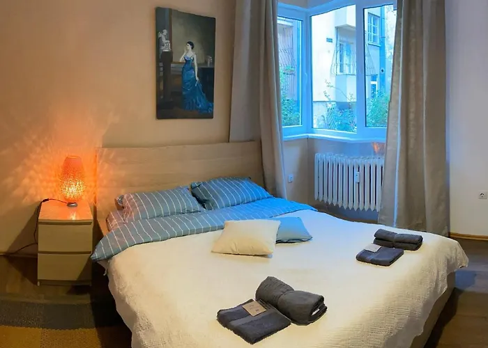 Opera Apartment 1 With Wifi & Tv